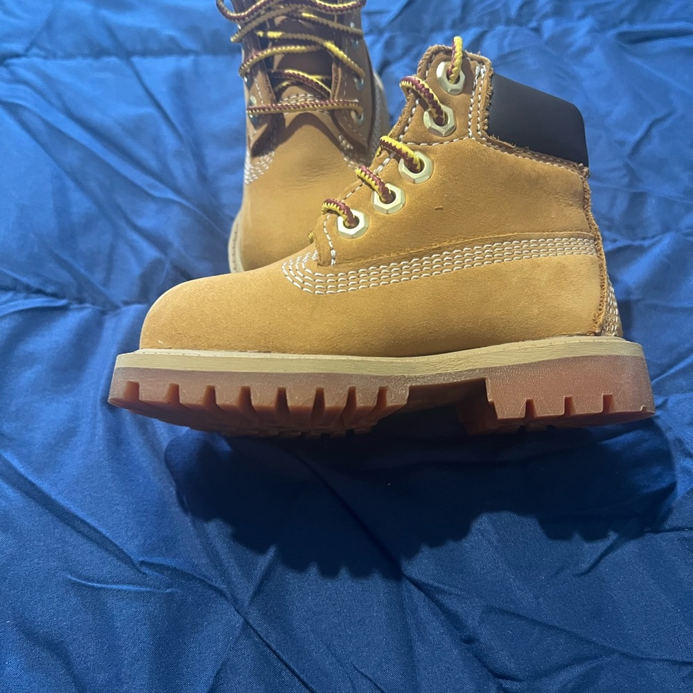 Kids Tan Lace-Up Boots
Worn 2 times